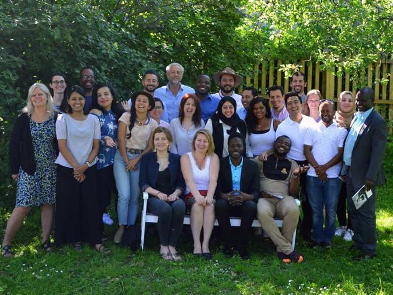 What is the relationship between dialogue and mediation in the construction of peace&nbsp;economies?